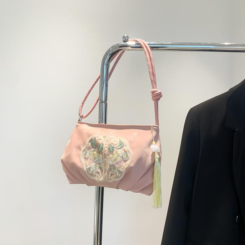 Large Capacity Crossbody Bag Stylish Vintage Style New Chinese Tote Exquisite Shoulder Bag Trendy Commuter Purse