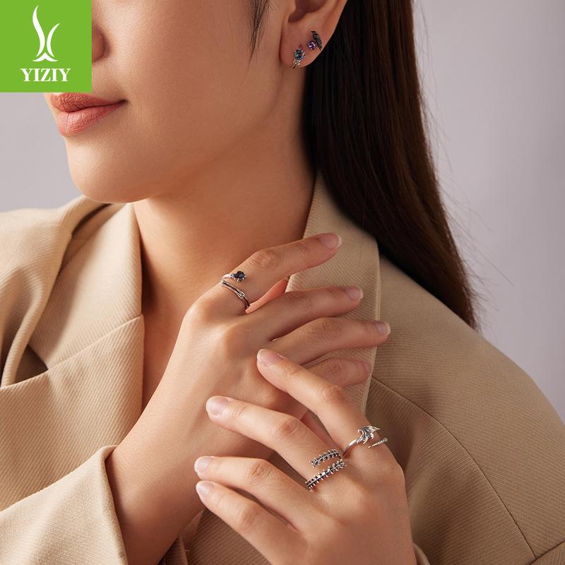 Halloween Love Skull Hand Ear Clasp Personality Dark Wind S925 Sterling Silver Earrings Earrings