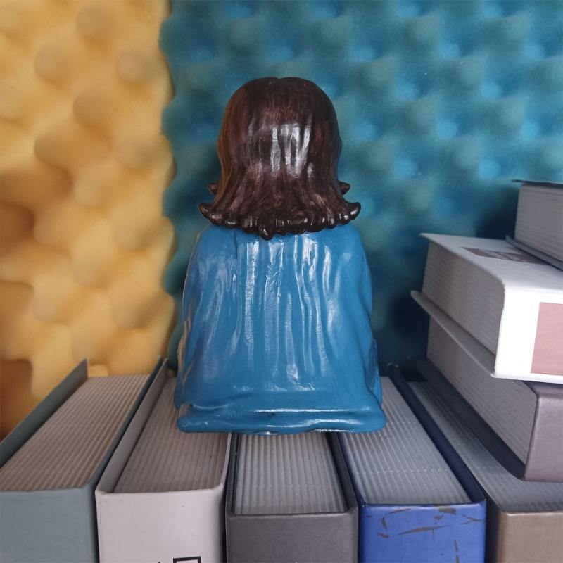 Resin Jesuses Statue for Home Decors Meditations Statue Decors Jesuses Figurines Ornament for Christmas Party Dercorations