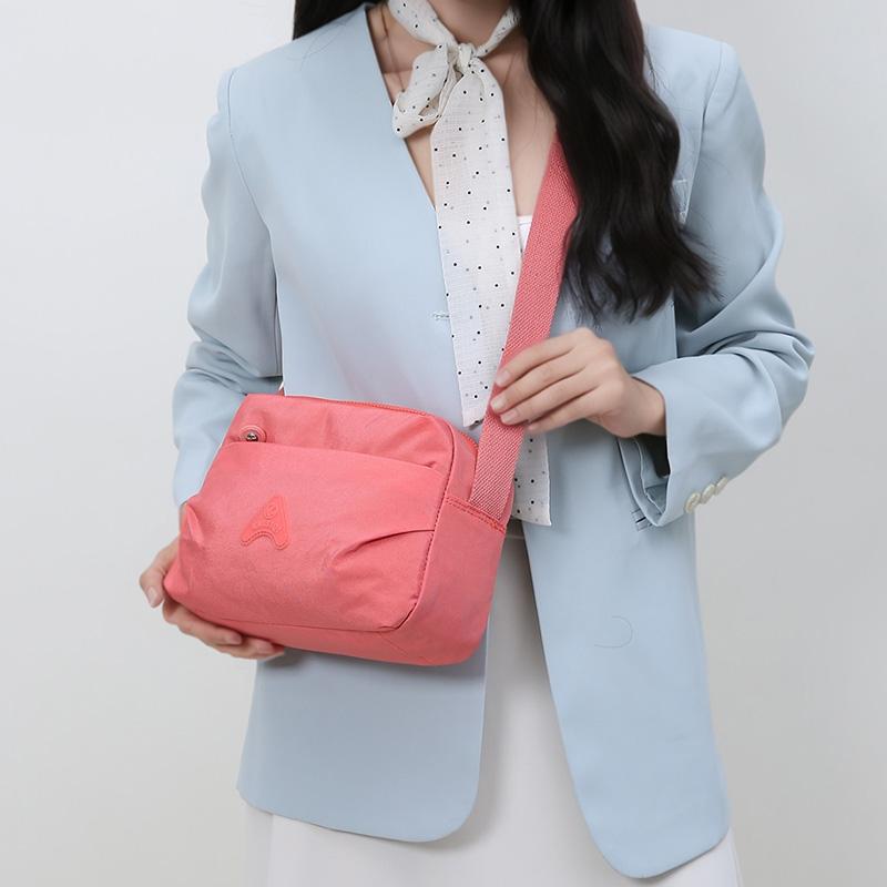 Women's Multi-Pocket Shoulder Bag Nylon Small Bag Lightweight Crossbody Bag