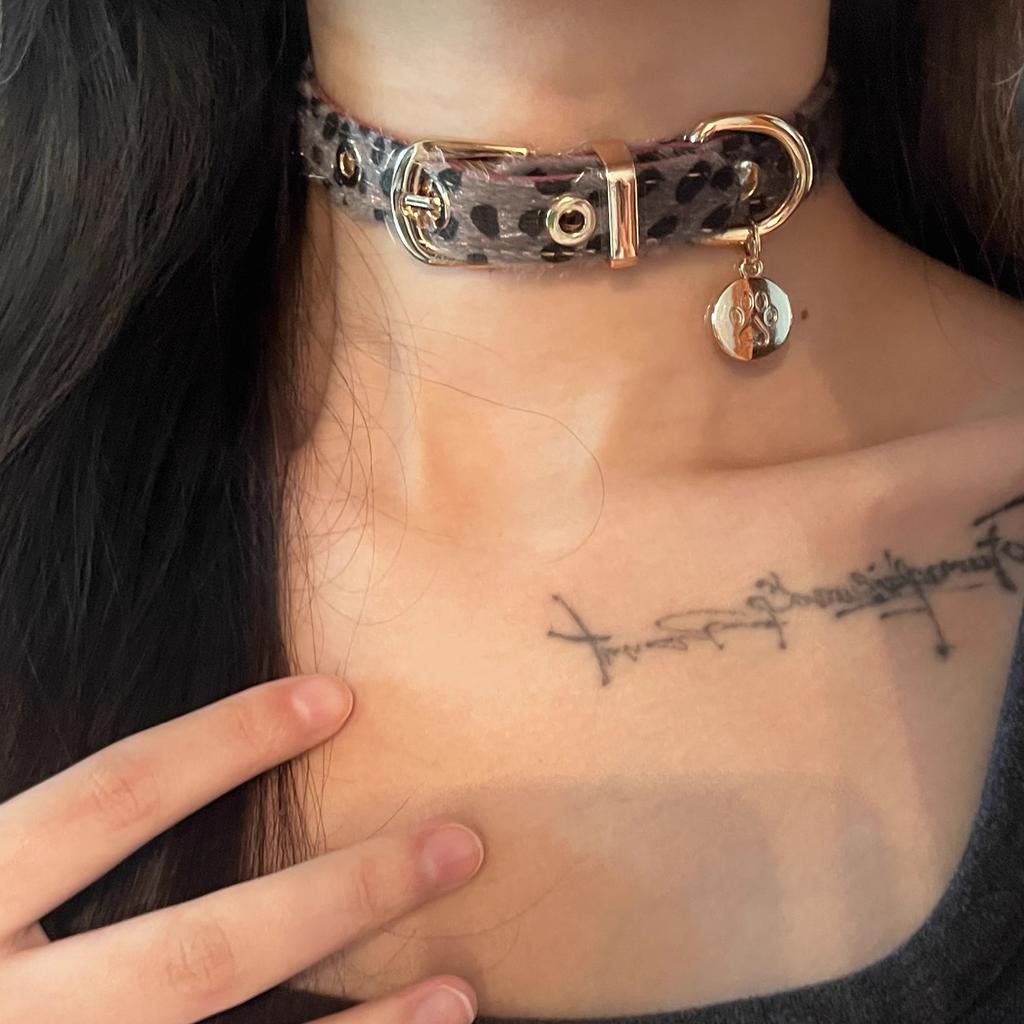Shi Meisha: Süßes und cooles Leopardenmuster Lederseil Halsband Nischenpersönlichkeit Vielseitiges Halsband Spice Girl Gothic Dessous