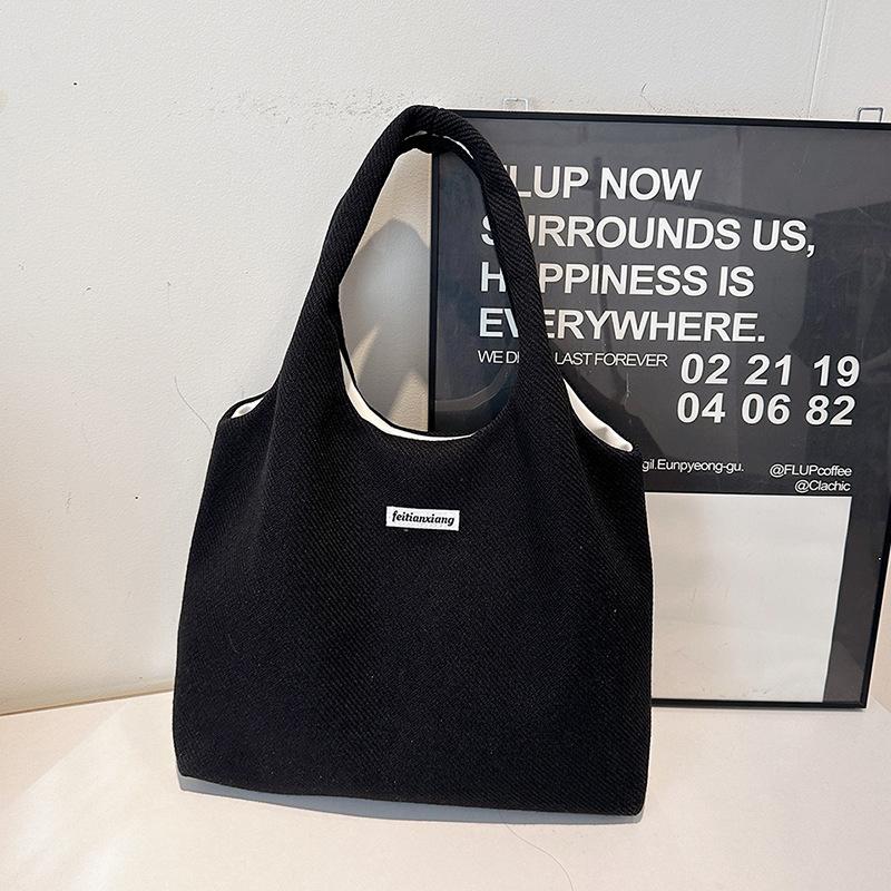 Niche casual women's bags are popular, new casual fashion, large capacity and light student shoulder bags, commuter tote bags
