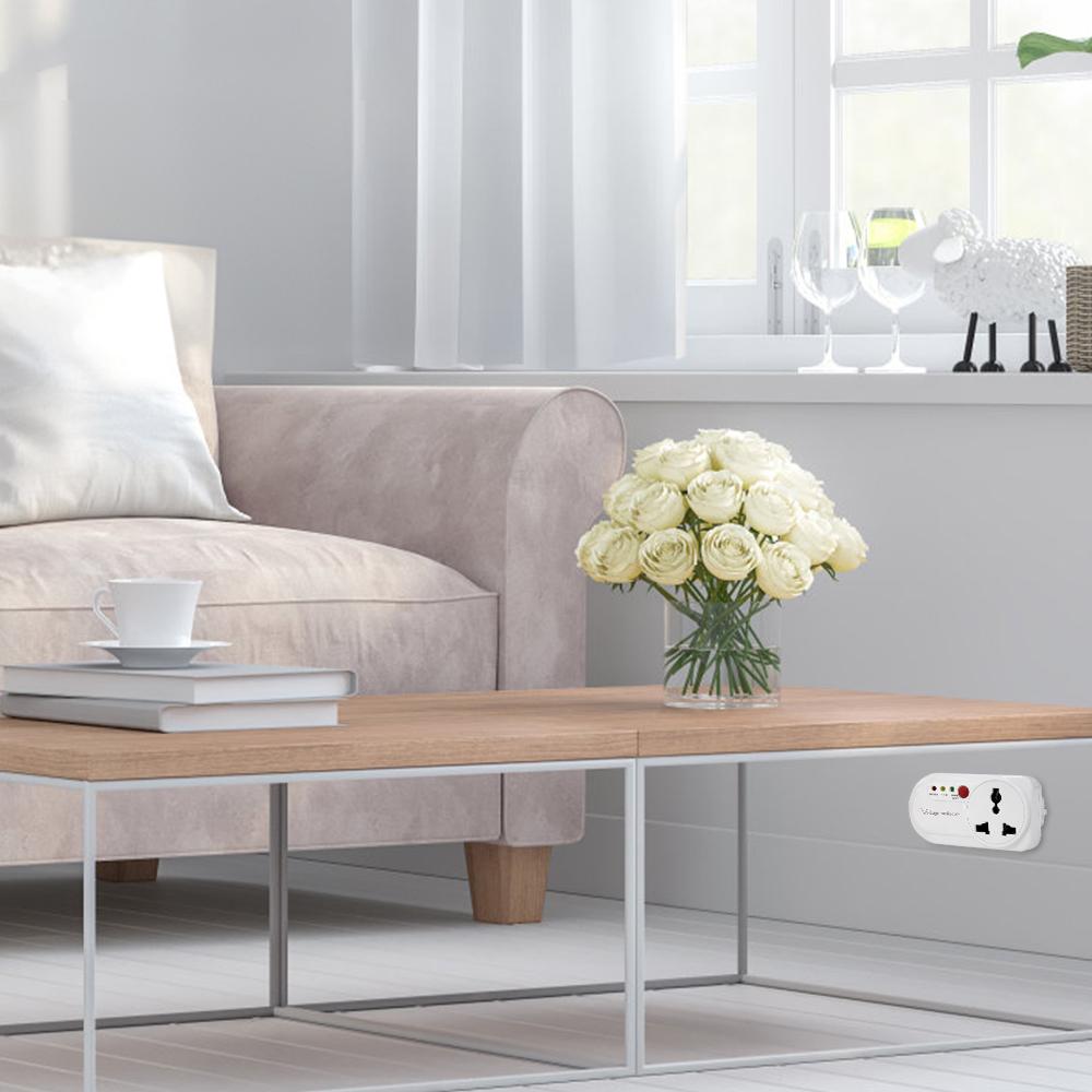 Elektronická napěťová a přepěťová ochrana pro ledničku s jednou zásuvkou 2000W 16A nástěnná domácí