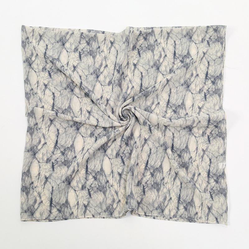 

Новый принт шифоновый платок на голову квадратный шарф маленький цветочный этнический головной платок женская солнцезащитная шаль 115*115cm