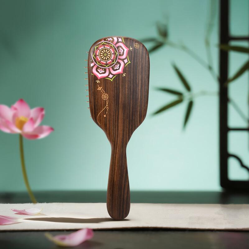 Tan Mujiang Fengheju Solid Wood Air Cushion Comb Gift Set