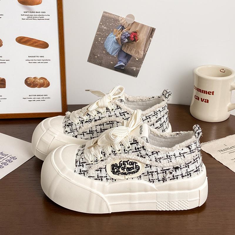 With skirt canvas shoes women's 2025 summer new explosive little white shoes casual versatile students small fragrant thick baseplate shoes