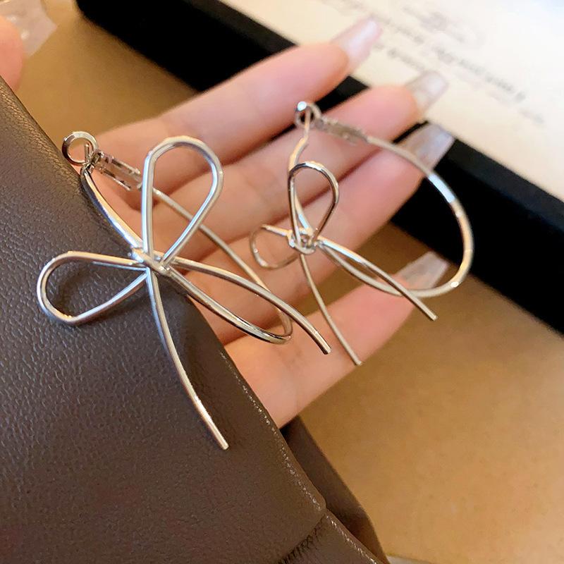 European and American plain ring earrings, stud earrings, cold wind, niche earrings, temperament earrings, light luxury