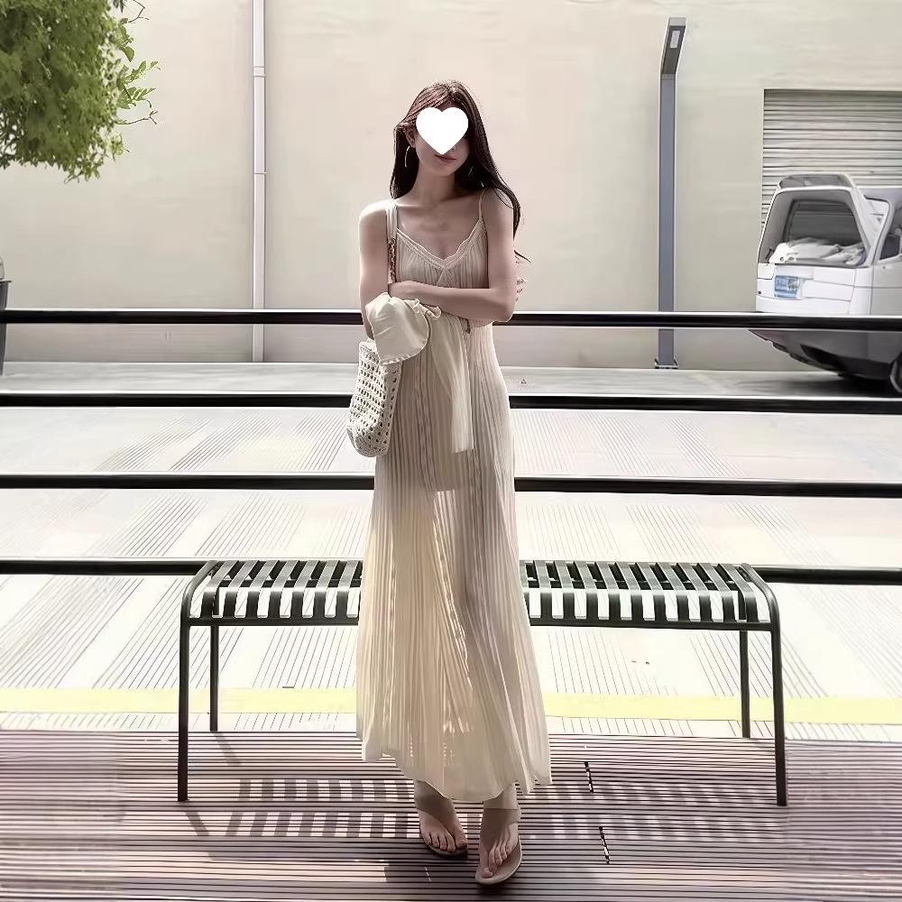 French Romantic High-End Slimming Summer Camisole Dress for Women - Elegant Body-Shaping Temperament Design Long Dress
