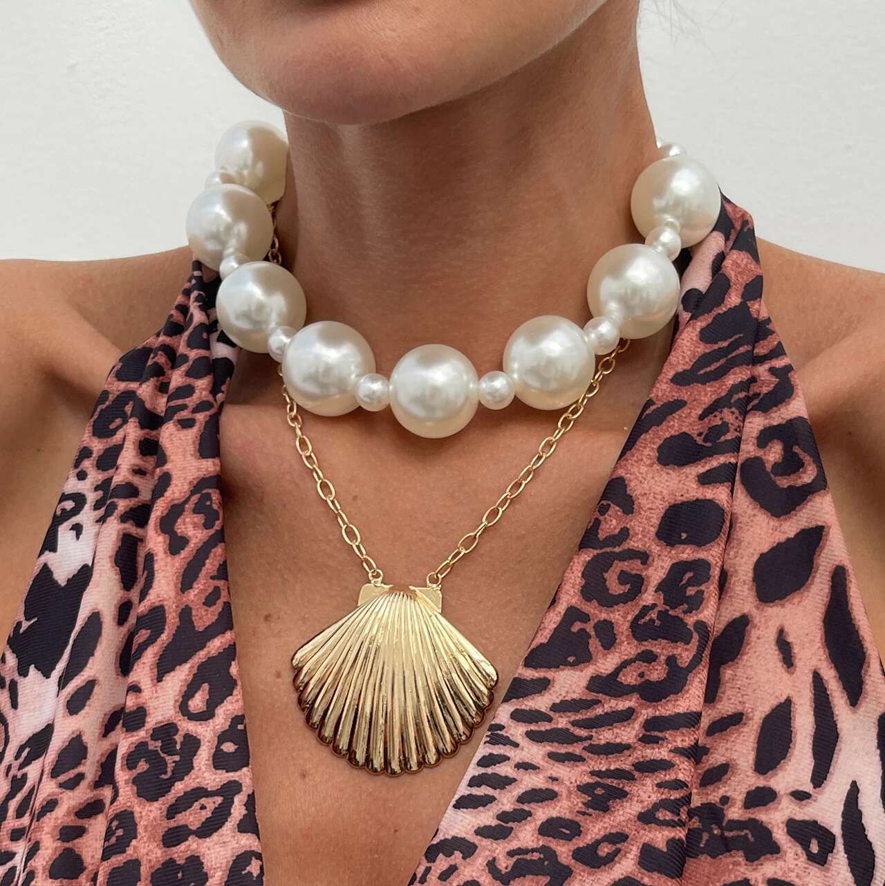 Salircon Преувеличенная цепочка с имитацией жемчуга для женщин Геометрический барочный кулон-гребешок Чокер Вечеринка Женские украшения Подарок