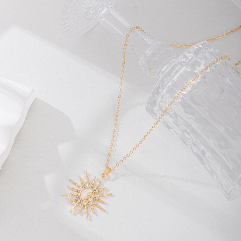 Legierung Sonne Halskette Accessoire Modischer Stern und Mond Anhänger Nische Vielseitige Halskette