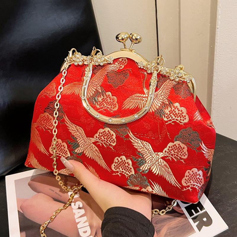 Dameveske Ny gullkjedeveske Kvinne Bankett Håndveske Motebrodert veske Små skuldervesker Høykvalitets Party Messenger Bag