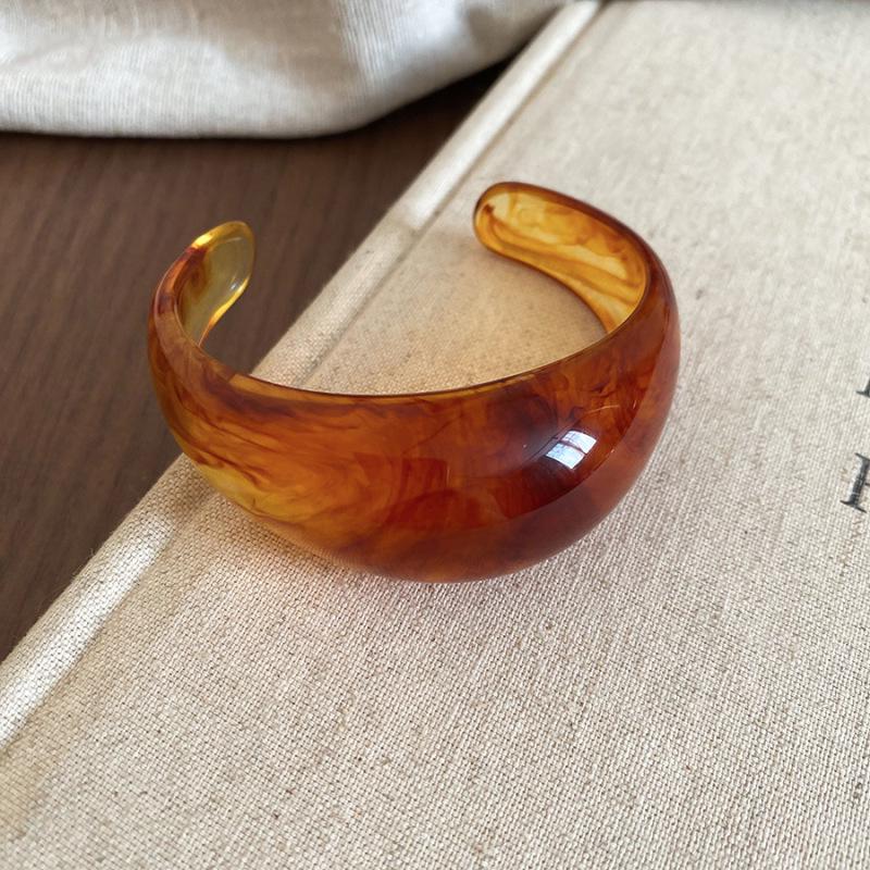 European and American Fashion High-End Marbled Acrylic Bangle Bracelet - Women's Versatile Hand Jewelry
