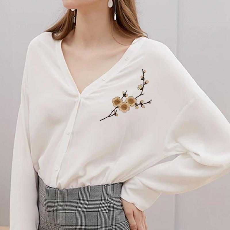 2Pcs Applique Patch DIY Plum Flower 17*8CM Iron Patches Clothing Embroidery For Dress Embroidered Appliques