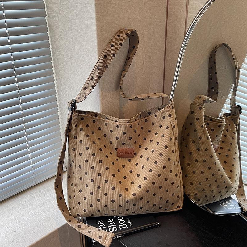 Large-capacity Dotted Bag Fashionable Shoulder Bag for College Students' Use As A Schoolbag or Shopping Bag