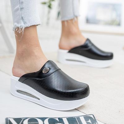 Women Black Medical Clogs Nurse Slippers With Flowers Sabo Hospital Shoes Non-Slip Nurse Doctor Midwife Surgical Sandals