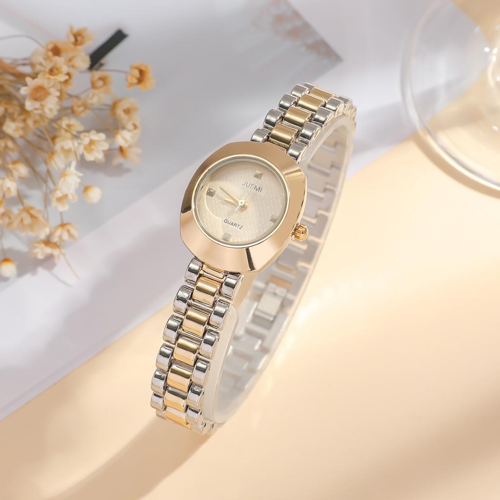 Women Luxury Diamond Point Scale Steel Belt Fashion Quartz Watch