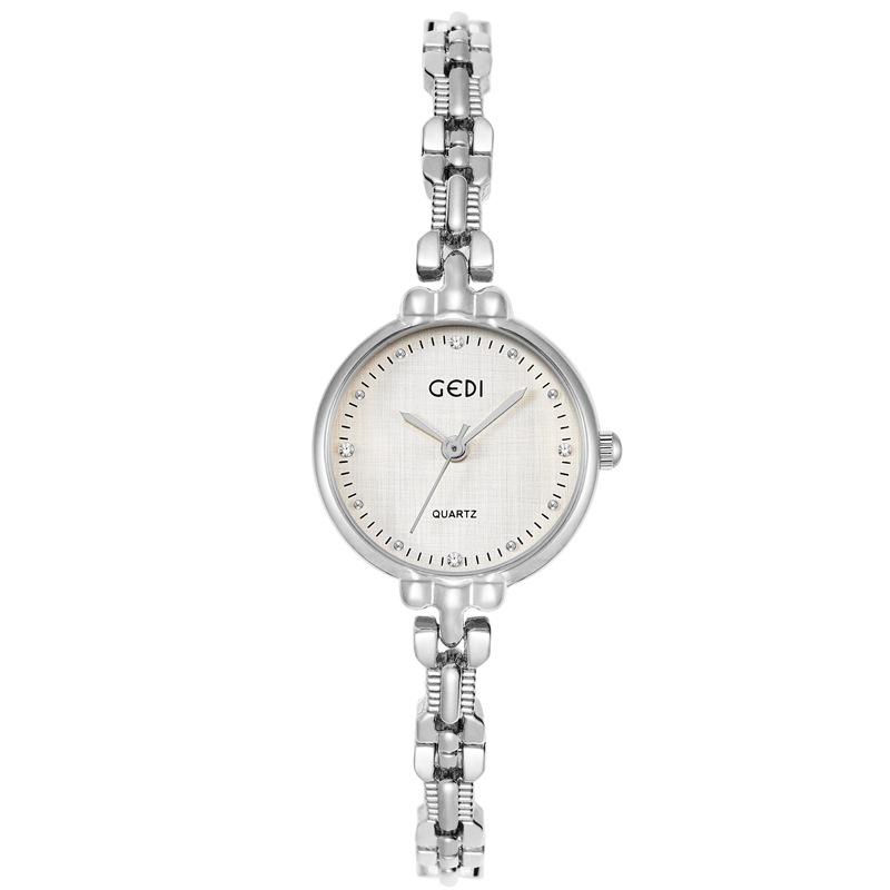 Niche Medieval Women'S Watch Exquisite, Small And High-End Bracelet Watch Women'S Waterproof Alloy Quartz Watch