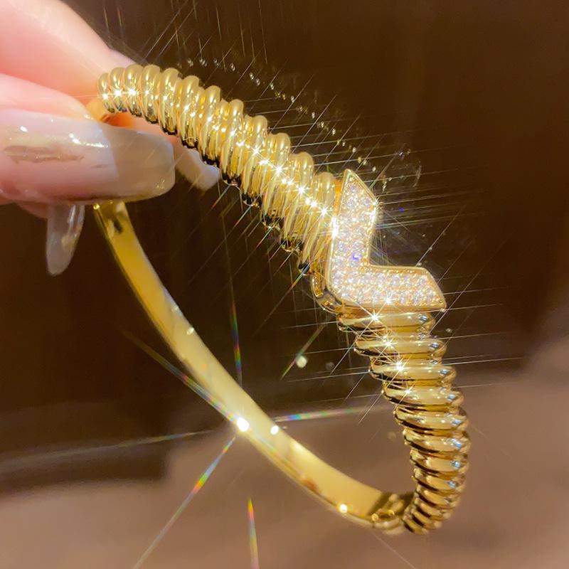 18K Gold Plated Zircon Flower Bangle - European & American Trend, Light Luxury Fashion Bracelet for Women