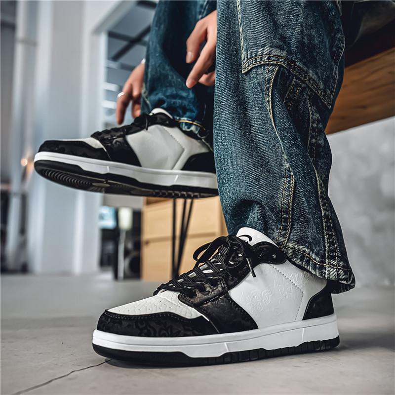 2026 New High Quality Personalized Versatile Trendy Fashion Sports and Leisure Board Shoes Thick Soled Comfortable Men's Shoes