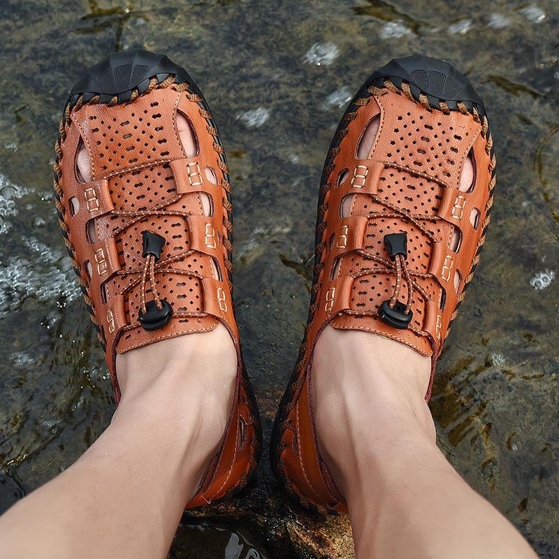 Atmungsaktive Sommer-Strandsandalen 2024 aus echtem Leder für Herren – weiche Sohle, hohles Design.