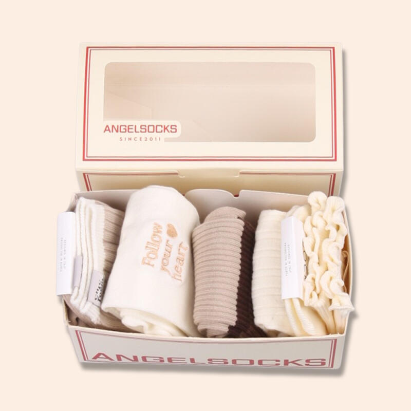 

SET004-Cappuccino Beige Embroidered Heart Brown Fall Socks ONE