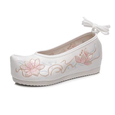 Bestickte Schuhe, antike Hanfu-Schuhe, Einzelschuhe, Retro-umgedrehte Schuhe, Erhöhung der Innenhöhe