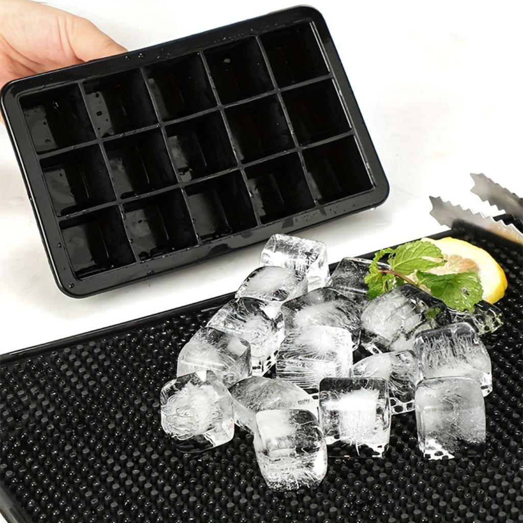 Silicone Ice Cube Mold with Lid, Can Easily Release 15 Ice Cubes, Can Be Flexibly Reused, Can Be Used in Refrigerators, Beverages, Chocolates, Juices