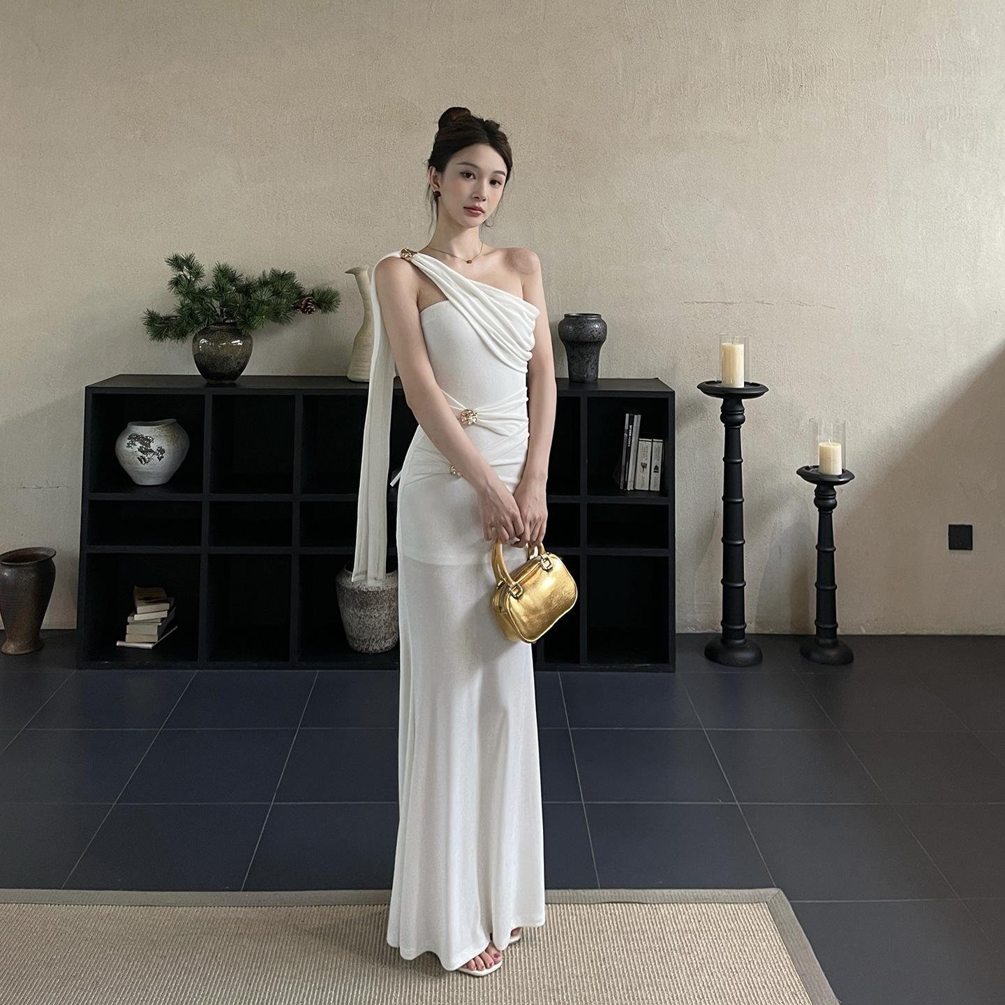 Илья Летнее облегающее платье с открытыми плечами женское, Сшитое французское платье-миди с открытыми плечами, облегающее бедра S белый