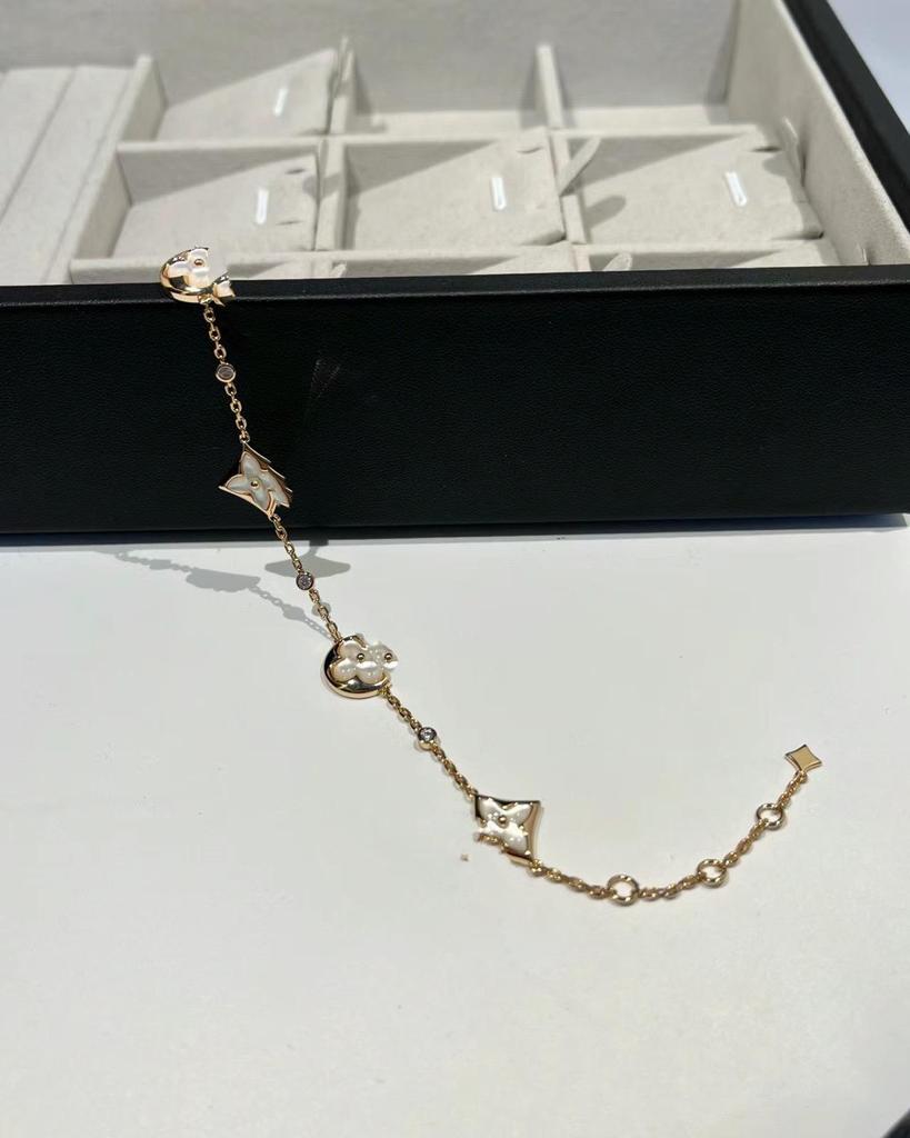 Luxusní sada náhrdelníku a náramku LV Clover & Flower z perleti