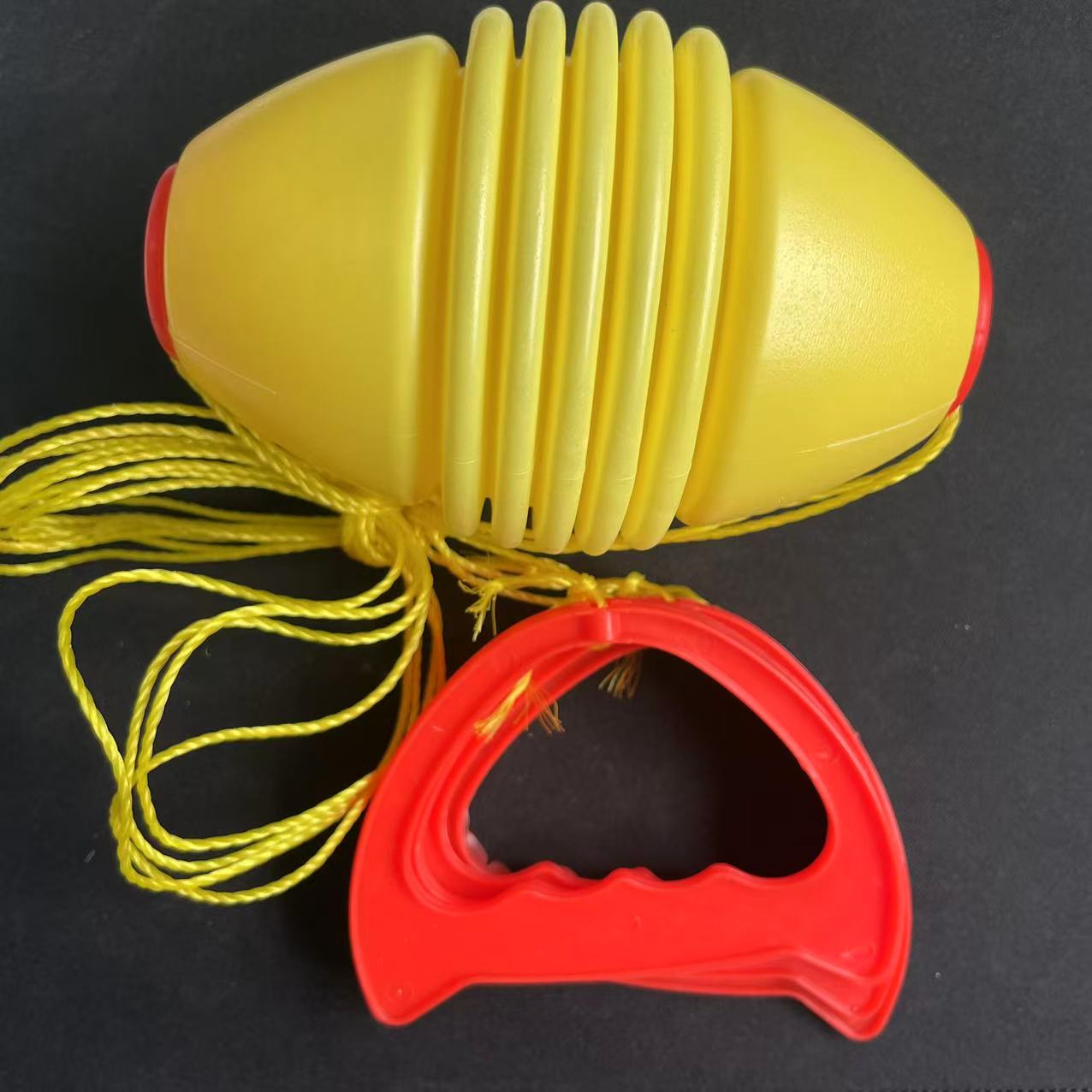1pc Multicolor Funny Toys, Family Outdoor & Indoor Interactive Hand-Pulled Ball, Sliding Zoom Ball, Enhances Movement Skills and Fun Playtime 1pcs