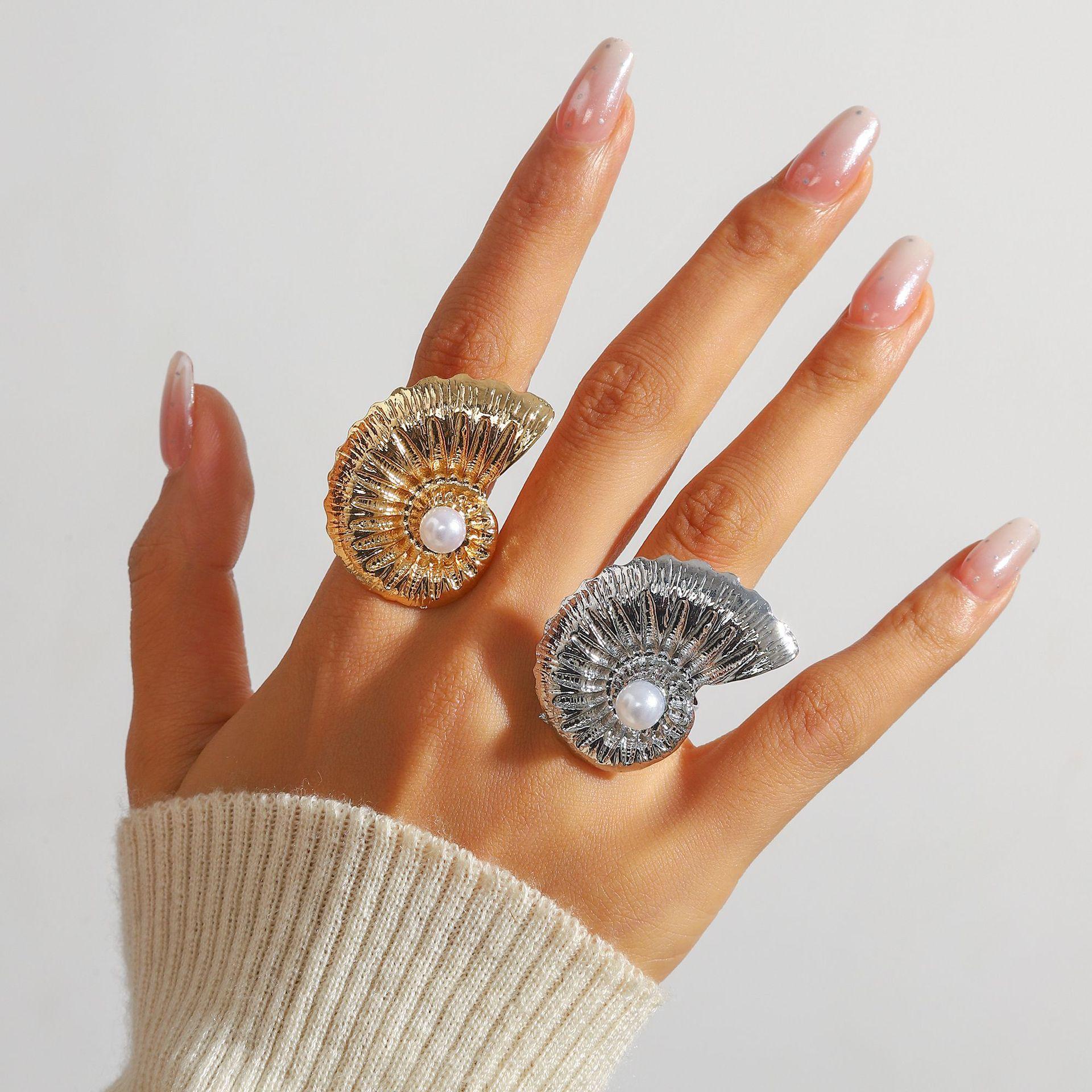 

Shell adjustable ring золотий