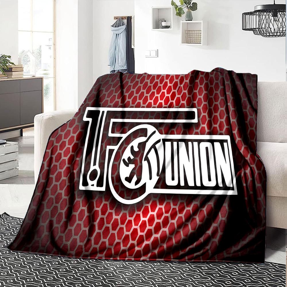Fußball-Verbands-Emblem Flanelldecke, Weiches Polyester, Modernes Design, Ganzjahresnutzung für Camping, Reisen, Geschenke für Feiertage oder Geburtstage
