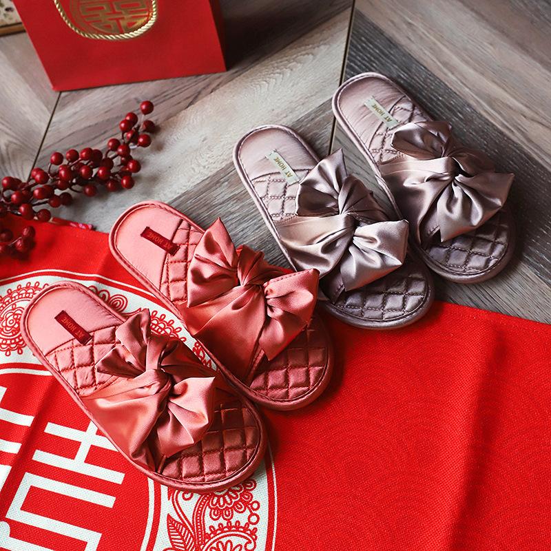 Four Seasons Wedding Slippers A Pair of Women's New Spring and Autumn Festive Red Silk Dowry Non-slip Home Slippers