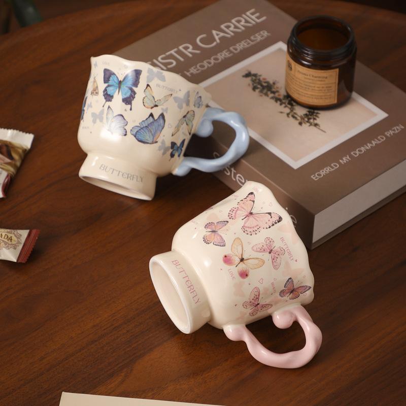 Kreatywny ceramiczny wysoki kubek w stylu ins, premium kubek do kawy, herbaty, wody z motylami, do biura, domu, na śniadanie