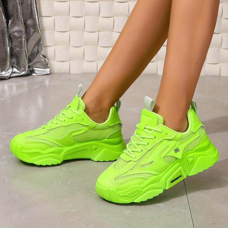 2025 Godisfärg Mesh Pop Skor Dam Tjock Sula Casual Sneakers Hundra Mjuk Sula Andningsbara Löparskor