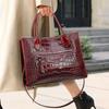 Tote Bag Crocodile Pattern Patent Leather Shiny Bread Bag High-end Fashion Commuter Bag Large Capacity Handbag for Women