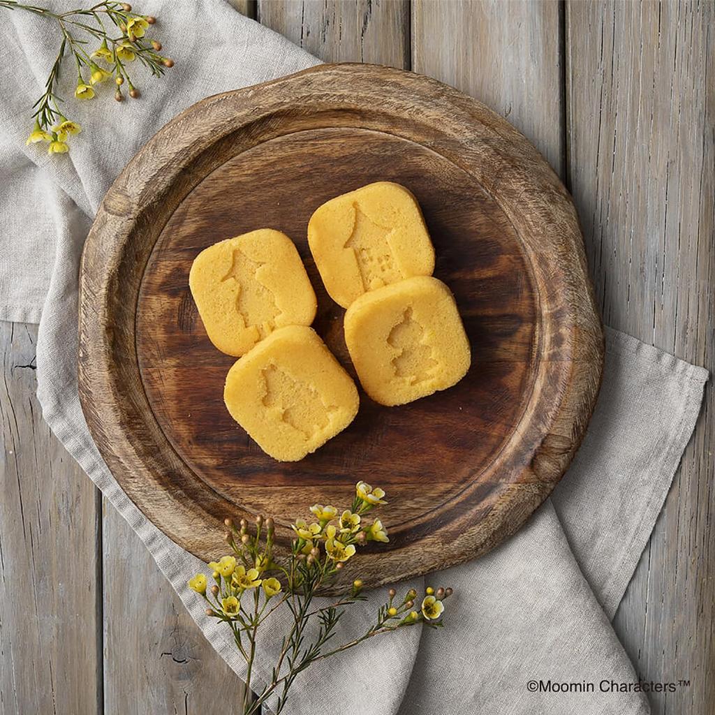 Kai Corporation Moomin Valley Friends Silicone Cupcake Dishwasher Moomin DN0606 Mold, Safe, Yellow, Design,