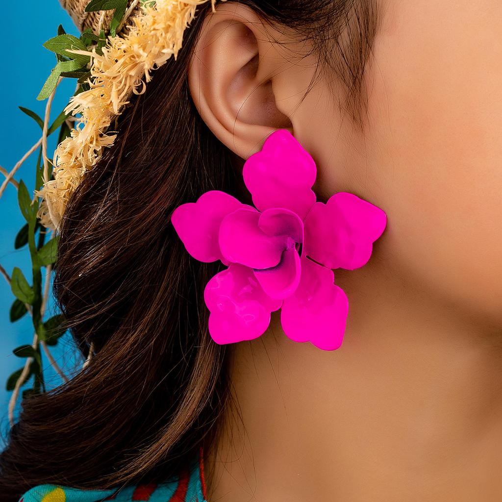European & American Retro Pink Flower Stud Earrings for Parties