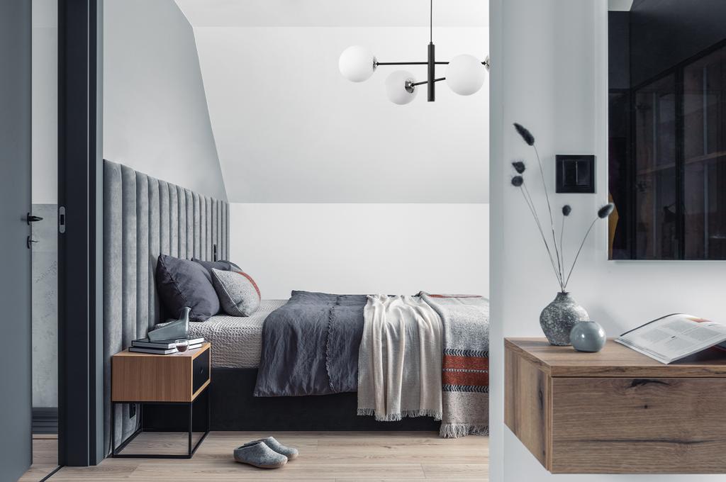 Vicenza Hanging Lamp Black-Chrome 4-Flat White Lampshade E14