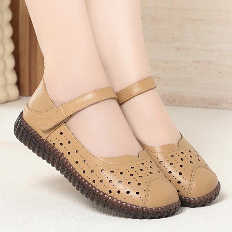 Breathable Comfortable Cutout Hole Shoes Flat Heels Loafers 2025 Summer Genuine Leather Shoes for Office Mom Big Size 41 42 35 5659₽