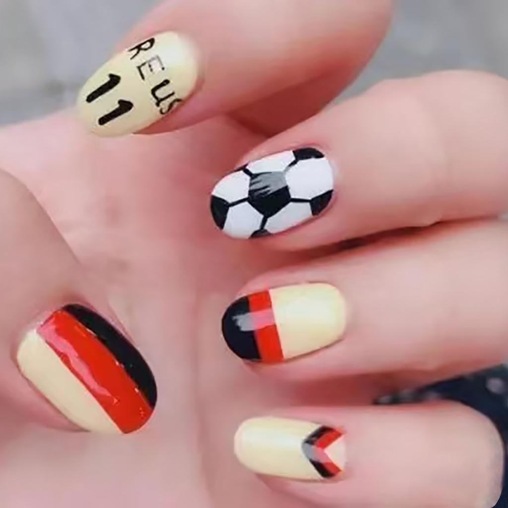 24PCS Luxury 3D Golden Patterns Oval Press On Nails with Glue Simple Checkerboard Designs French Almond Fake Nails Wearable Nail
