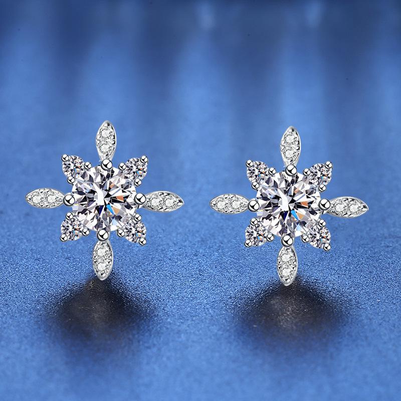 

Срібні сережки-пусети зі сніжинками з муасаніту S925 для жінок – Елегантні та універсальні прикраси 50 Points Zircon