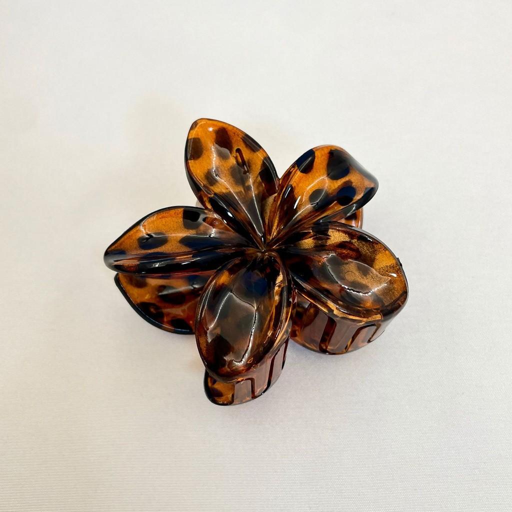 

Retro Frangipani Hair Clip Women s High-end Hair Temperament Shark Clip Simple Hair Accessories