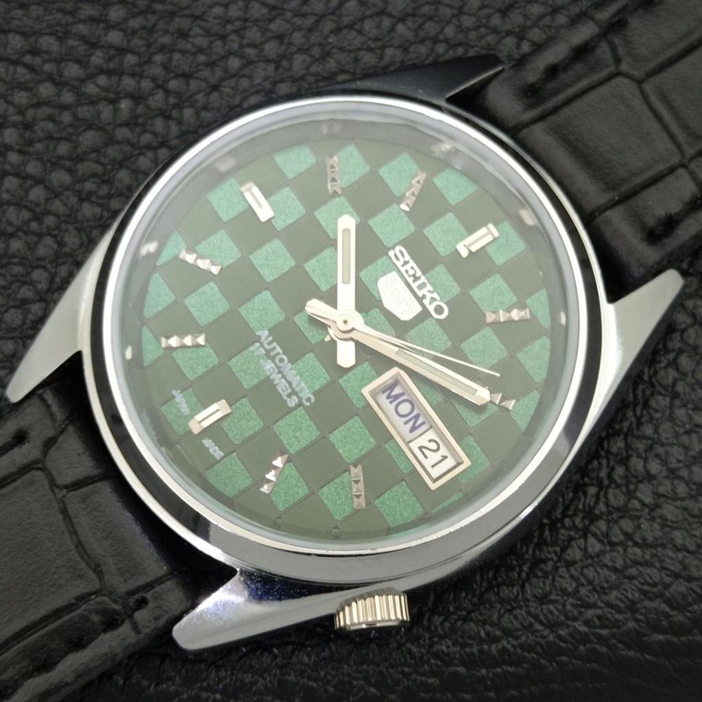 AUTOMATIC VINTAGE REFURBISHED SEIKO 5 JAPAN MENS GREEN DIAL WATCH a440457-4 Sk-a440457