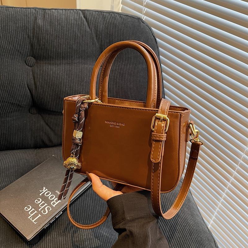 Premium Texture Portable Bucket Bag Women's 2025 New Trendy Autumn and Winter Fashion Versatile Retro Commuter Shoulder Messenger Bag