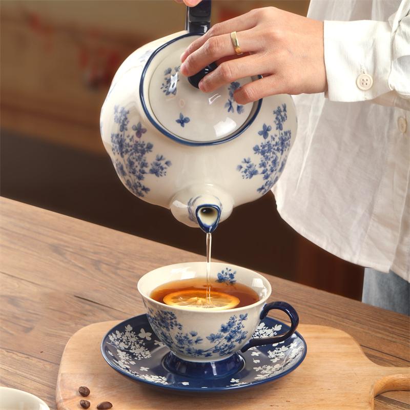 SOLECASA Coffee Cup and Saucer Set Elegant Retro Flower Ceramic Coffee Mug Afternoon Tea Cup and Saucer Romantic Teaware Sets