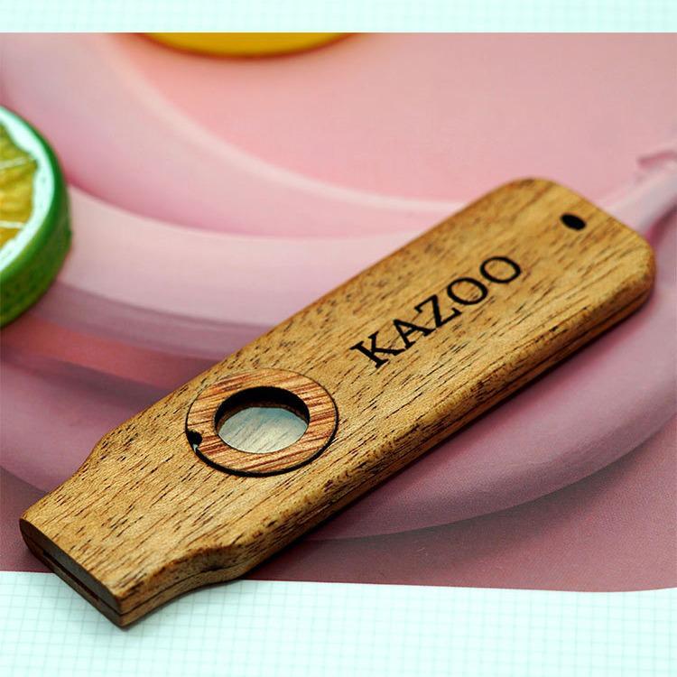 Profesionální dřevěné kazoo pro kytarový doprovod