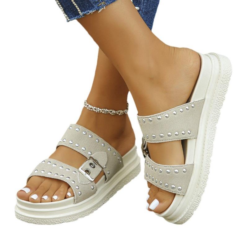 Spot cross-border large-size flat-bottomed slippers summer new wide strip buckle with rivets European and American cool slippers women