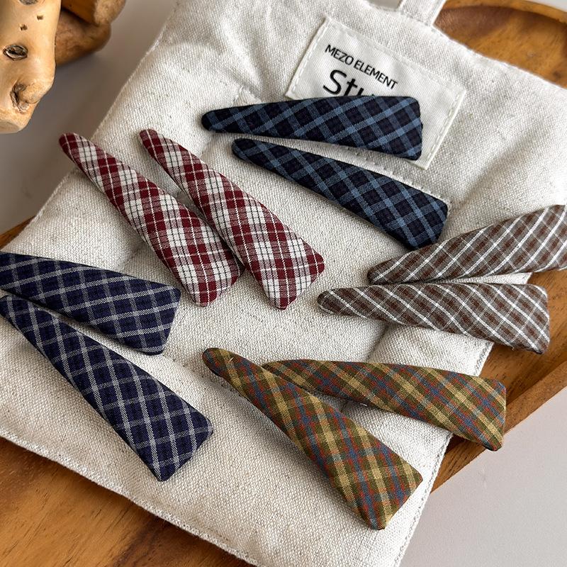 2025 New French Retro Plaid Fabric Hair Clips Large Edge Fashionable Side Bangs Women's Hairpins Stylish Hair Accessories