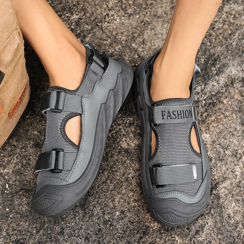 Fashion Summer Sandals Men's New Hollow Platform Outdoor Seaside Leisure Sports Wear Resistant Walking Mesh Fashion Sandals 2025